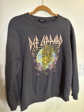 VINYL Def Leppard Charcoal Crewneck Sweatshirt